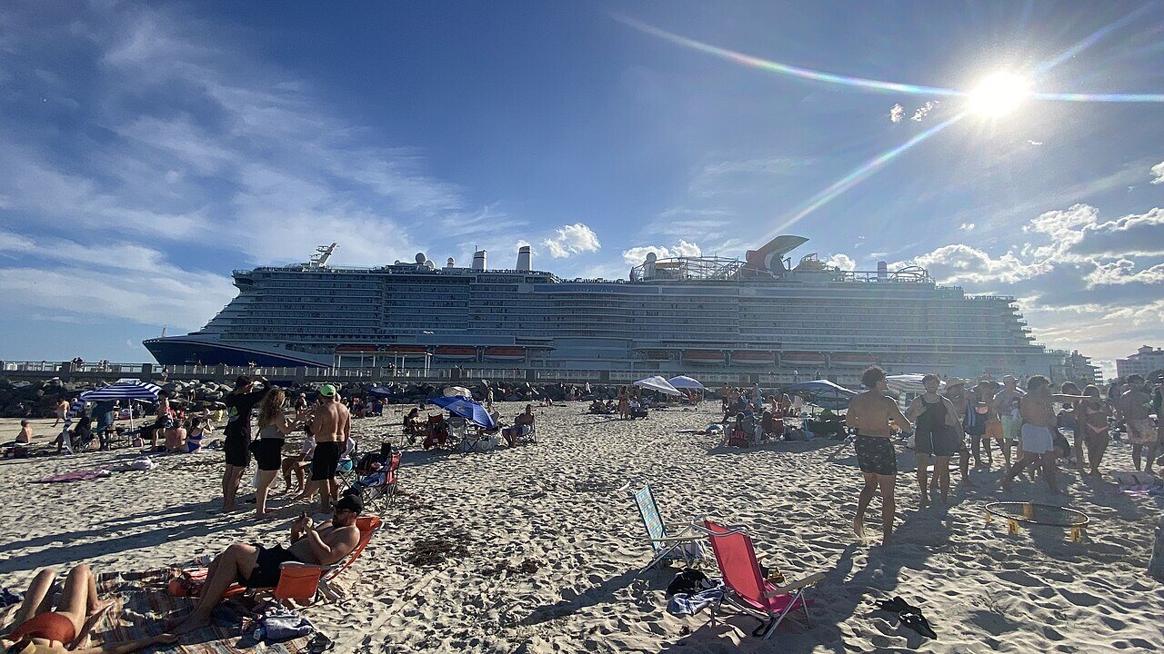 Cruise ship used for onboard tipping planning